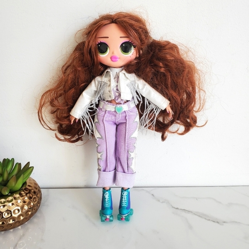 L.O.L Surprise! O.M.G Remix Lonestar Fashion Doll 25 Surprise